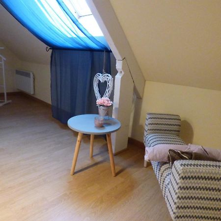 Bed and Breakfast Les Petites Brosses Montbizot Exteriér fotografie