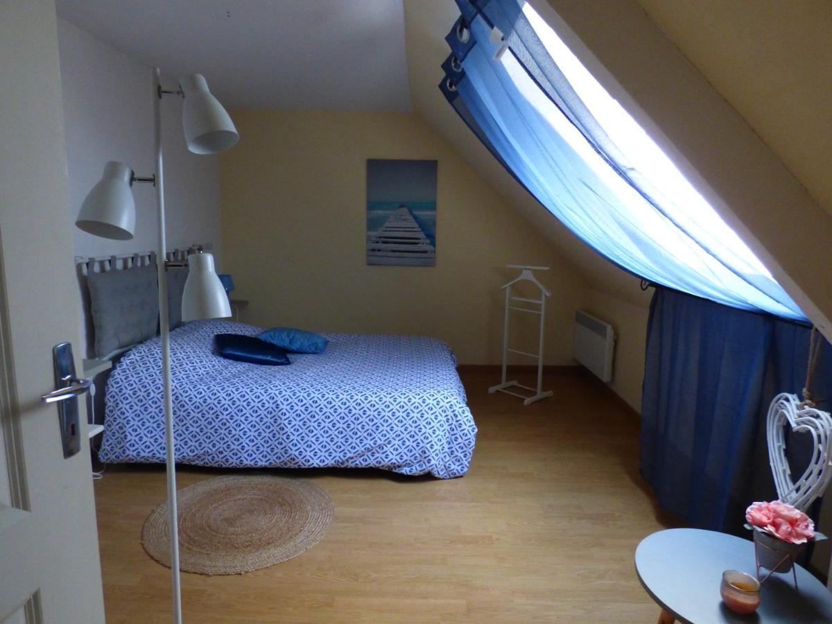 Bed and Breakfast Les Petites Brosses Montbizot Exteriér fotografie