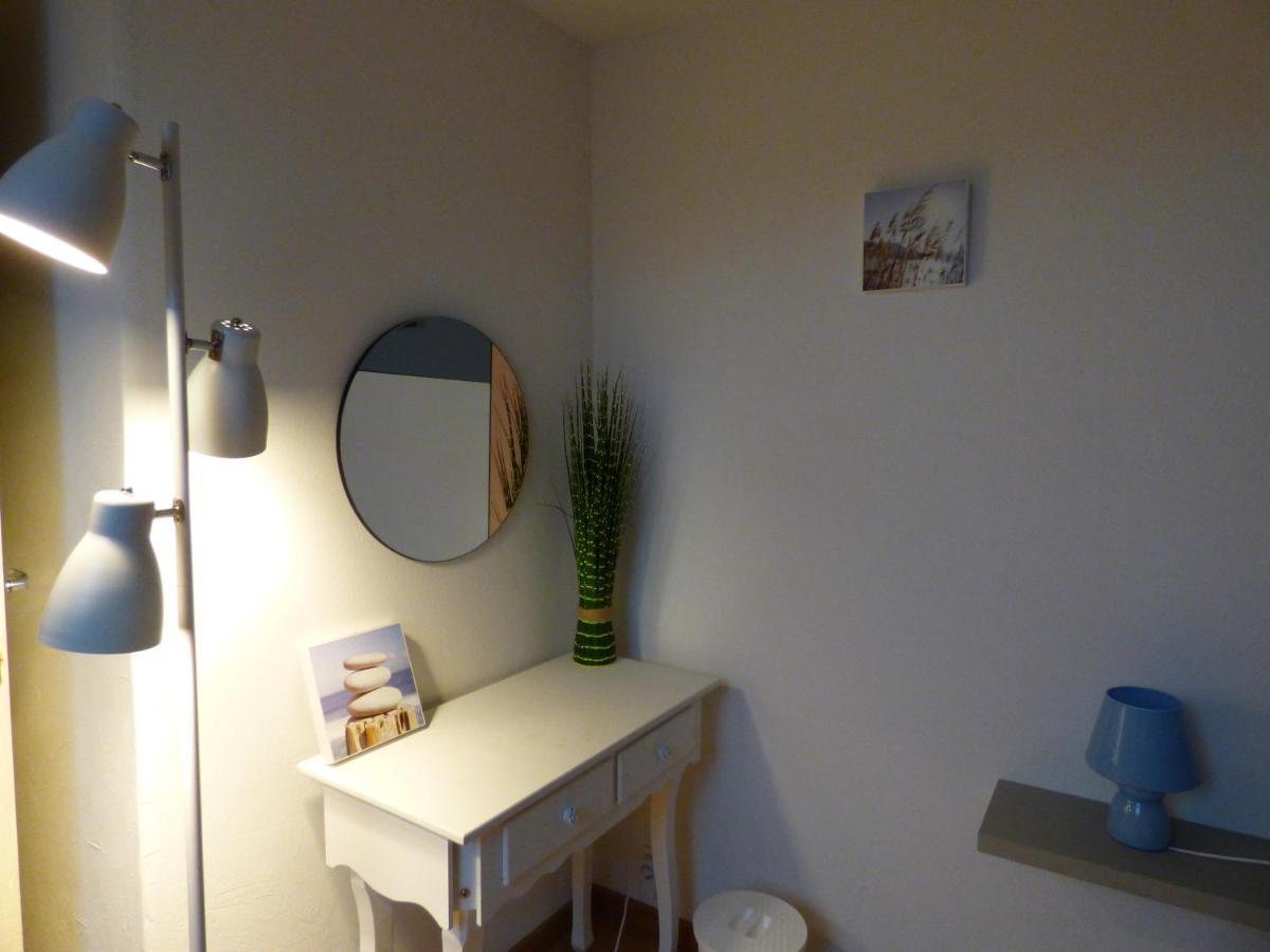 Bed and Breakfast Les Petites Brosses Montbizot Exteriér fotografie