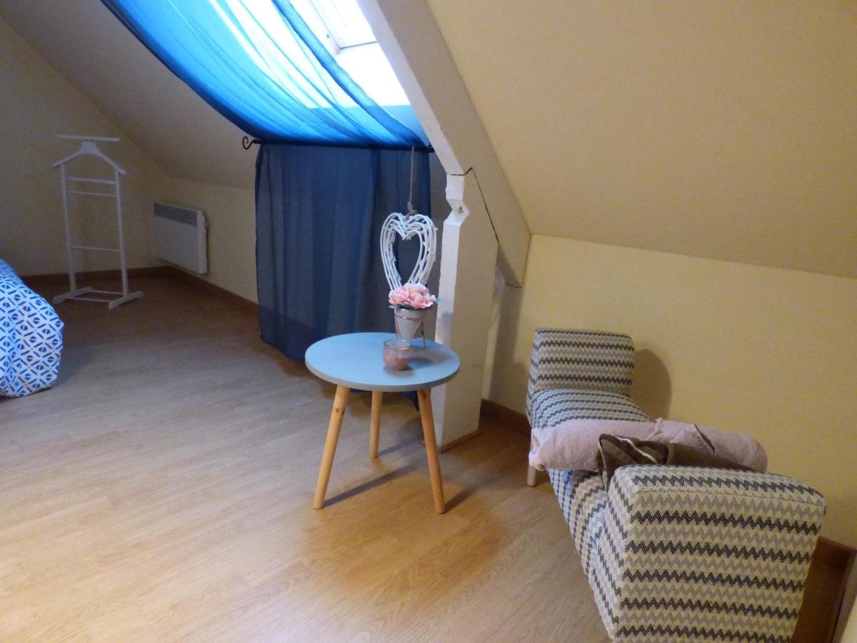 Bed and Breakfast Les Petites Brosses Montbizot Exteriér fotografie