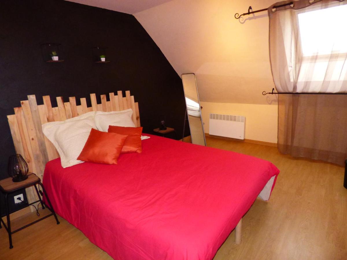 Bed and Breakfast Les Petites Brosses Montbizot Exteriér fotografie