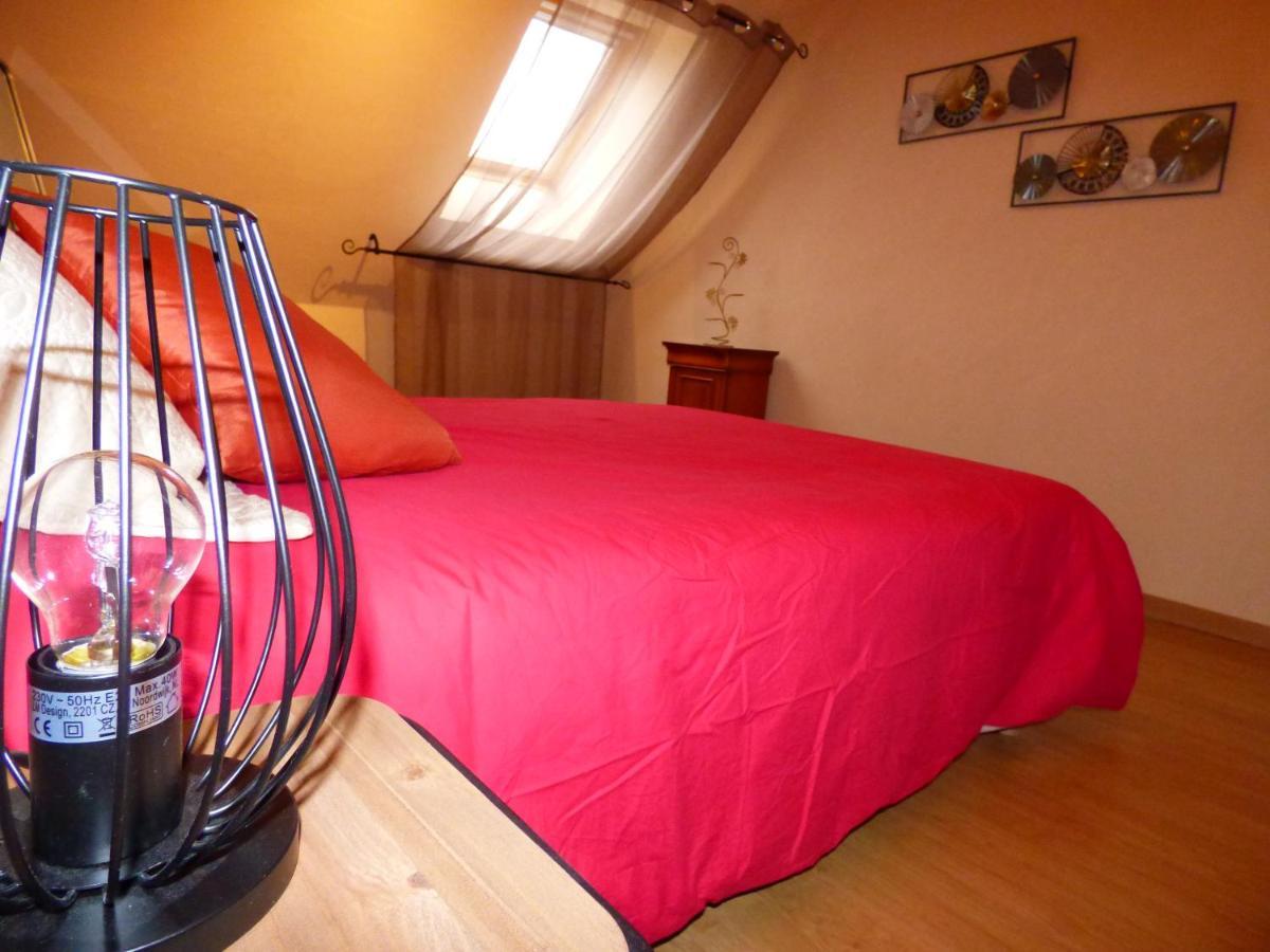 Bed and Breakfast Les Petites Brosses Montbizot Exteriér fotografie